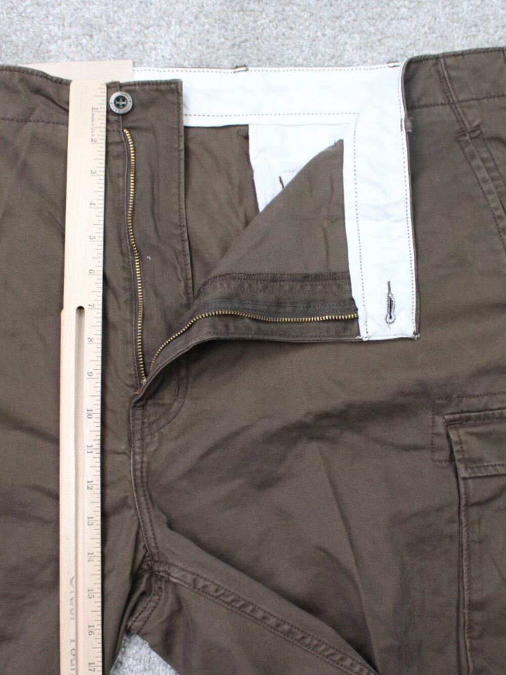 Levi's Shorts NWT Mens 48 Brown 11" Cargo Pocket Chino Flat Front 100% Cotton - Picture 9 of 14